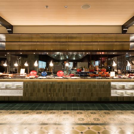 Mai House Saigon Hotel Ho Chi Minh City Bagian luar foto The buffet at the hotel