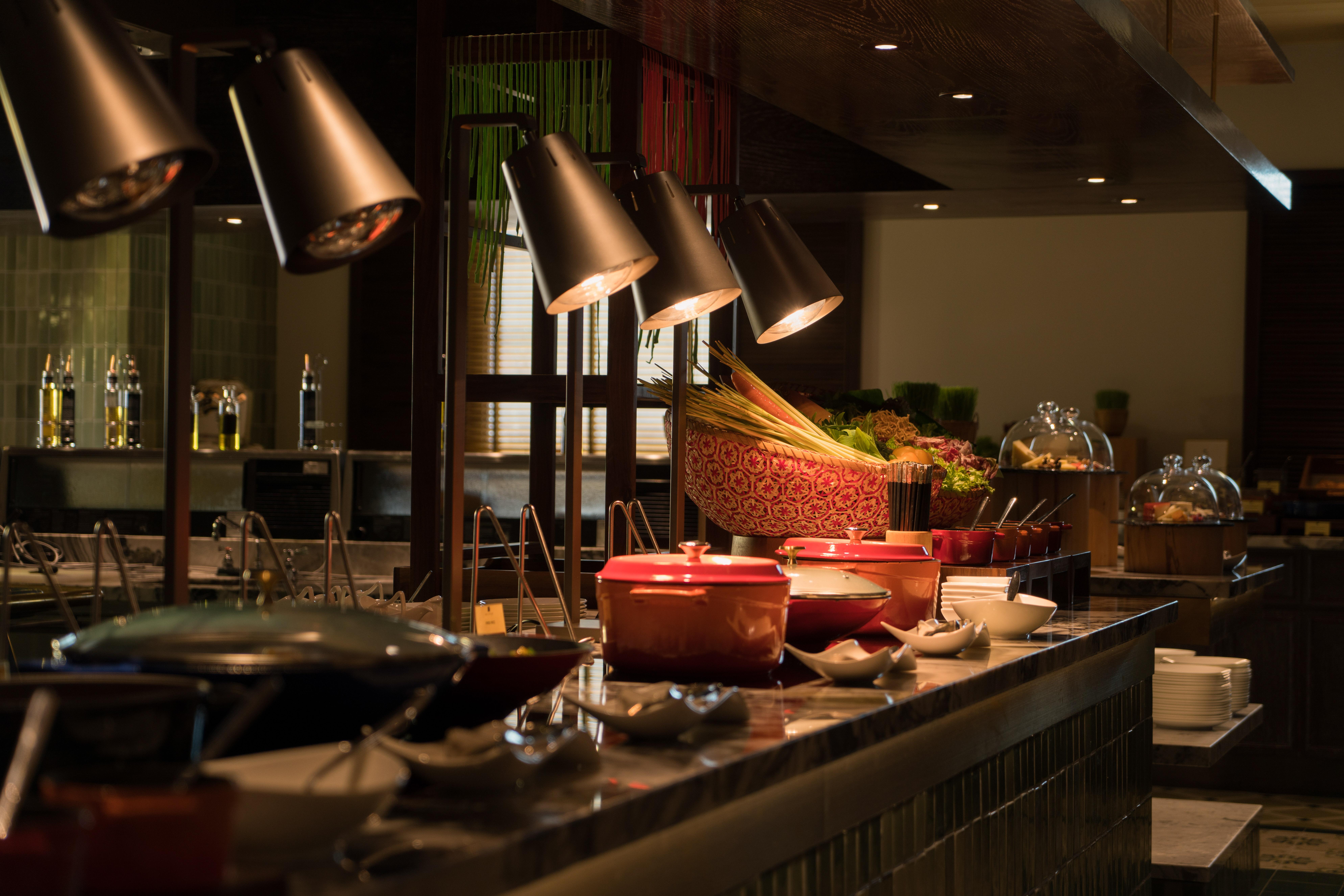 Mai House Saigon Hotel Ho Chi Minh City Bagian luar foto A buffet at a hotel