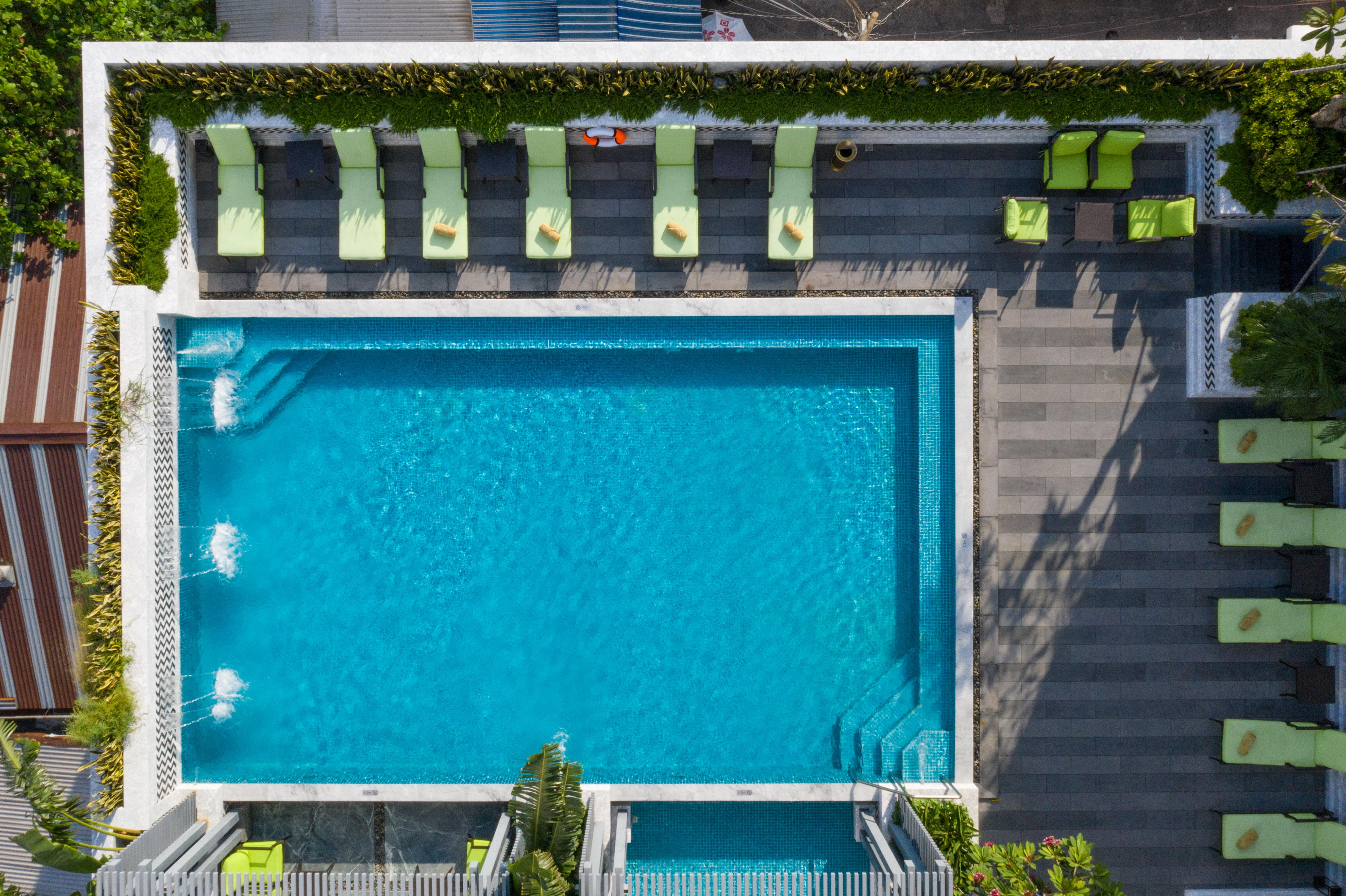 Mai House Saigon Hotel Ho Chi Minh City Bagian luar foto Aerial view of the rooftop pool at the hotel