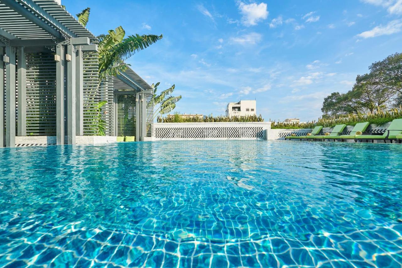 Mai House Saigon Hotel Ho Chi Minh City Bagian luar foto The swimming pool at the hotel
