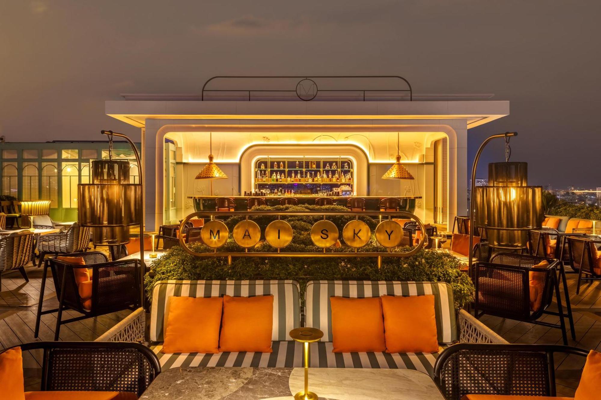 Mai House Saigon Hotel Ho Chi Minh City Bagian luar foto The bar at the top of the hotel